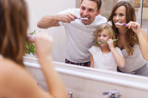 chelmsford dentist | family brushing teeth