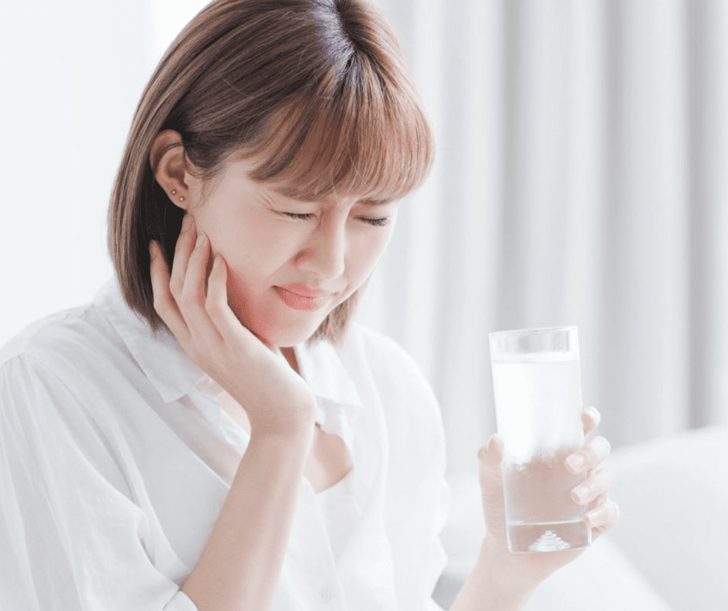 woman with toothache