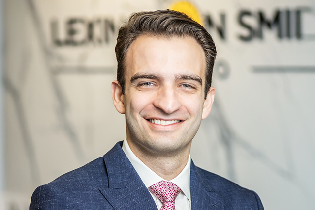 Profile headshot image of prosthodontist Dr. William Negreiros with Chelmsford Dental Specialists Group